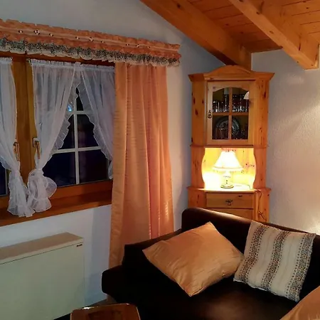 Z'Romansch Hueues Saas-Grund