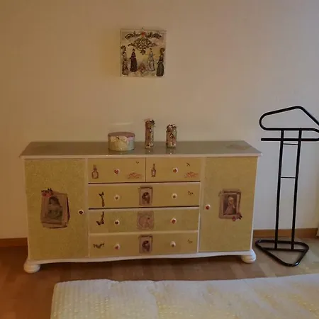 Z'Romansch Hueues Apartmán
